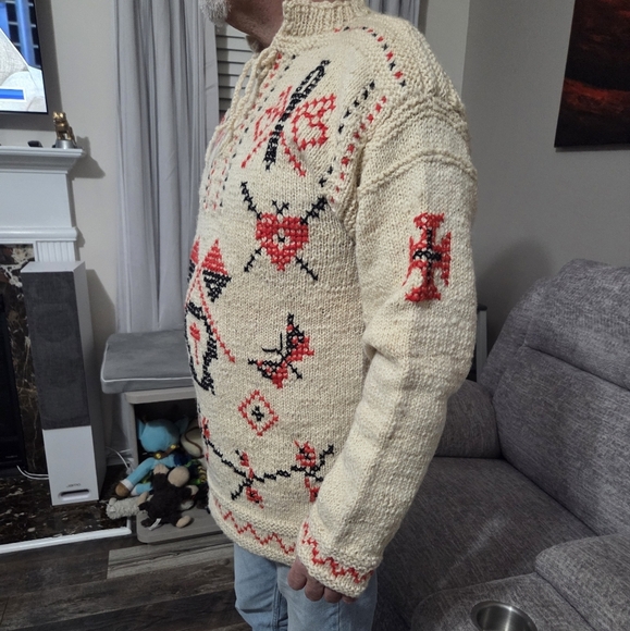 Camisola Poveira – Vintage Portuguese Fisherman Wool Sweater, Handmade - Picture 16 of 16